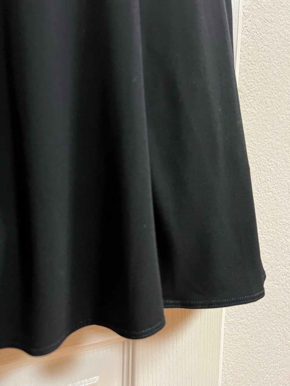 Alfred Angelo Black Party Dress V-Neck, V-Back, Lined, zippered back, size 6 - Picture 5 of 11